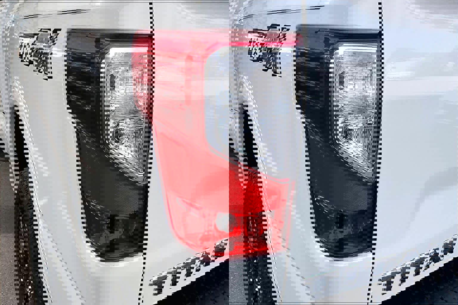 Used 2017 Nissan Titan PRO-4X image 28