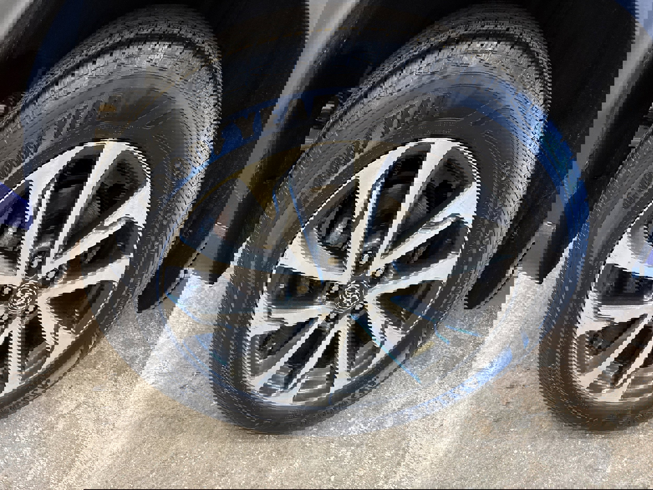 Used 2023 Toyota Corolla Cross XLE w/ Convenience Package image 12