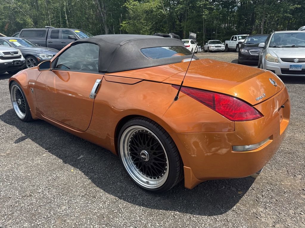Used 2005 Nissan 350Z Touring RWD image 19