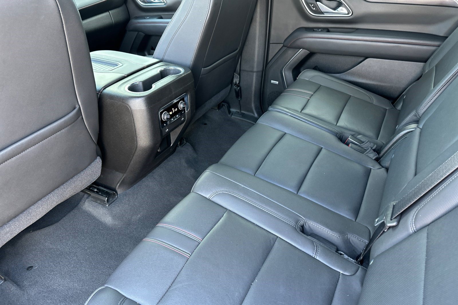 Used 2021 Chevrolet Tahoe RST w/ Luxury Package AWD/4WD image 27