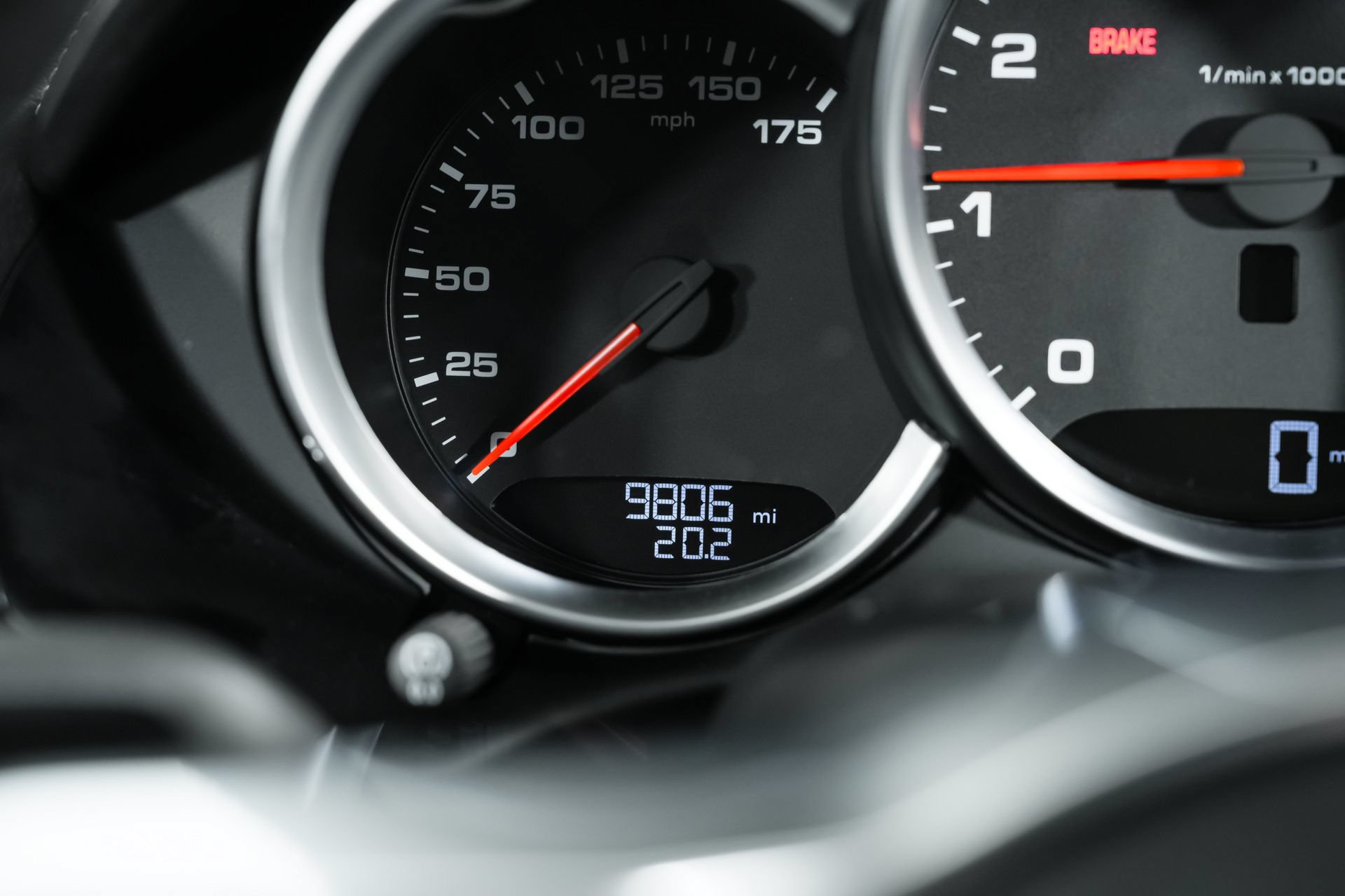 Used 2025 Porsche 718 Cayman RWD image 13