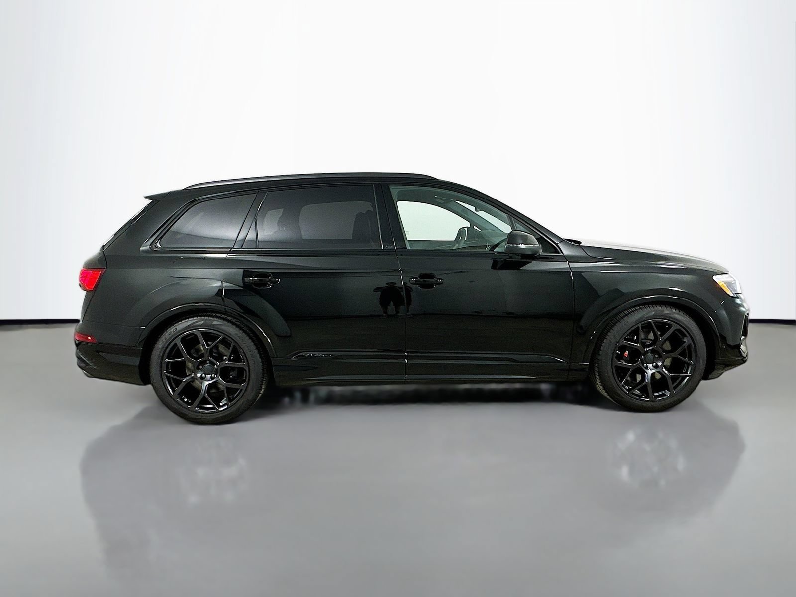 New 2026 Audi SQ7 Premium Plus AWD/4WD image 4
