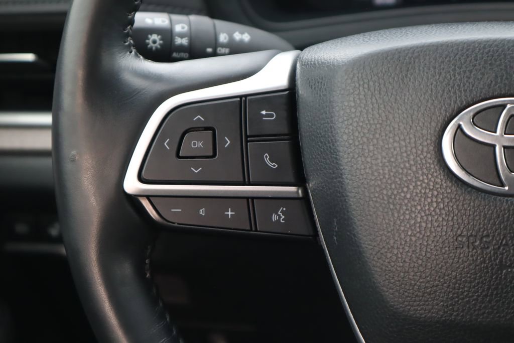 Used 2024 Toyota Grand Highlander Limited image 11