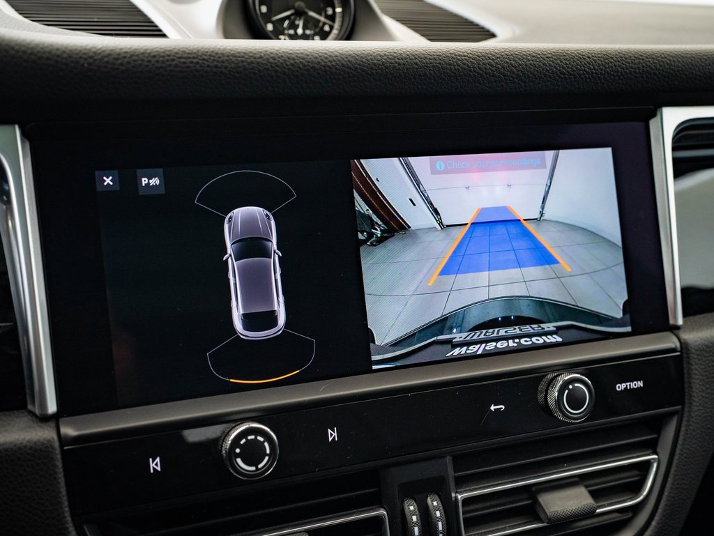 Certified 2023 Porsche Macan image 33