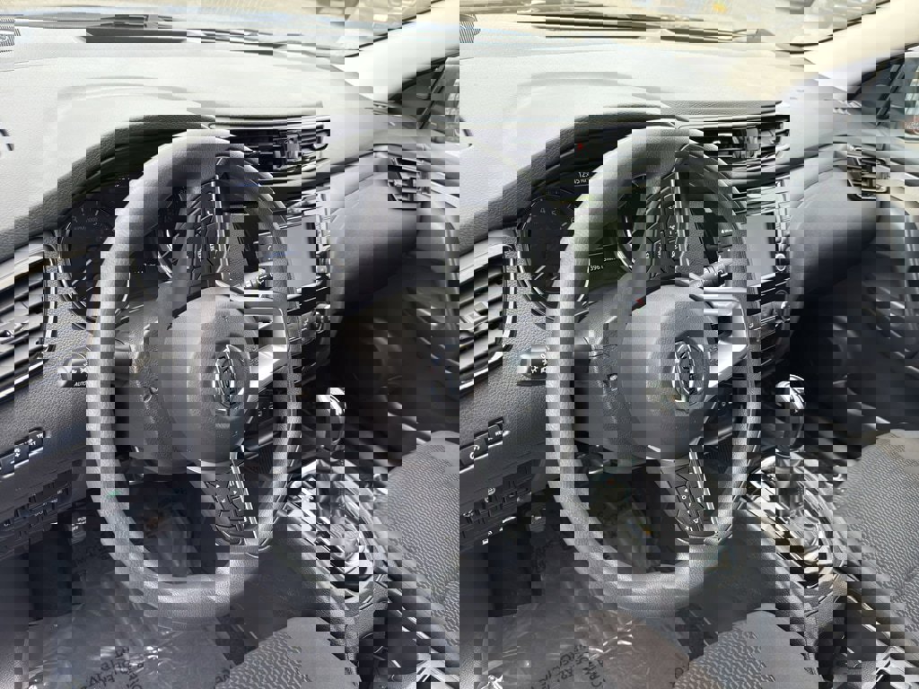 Used 2022 Nissan Rogue Sport S image 14