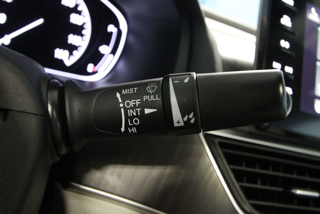 Used 2018 Honda Accord EX image 12