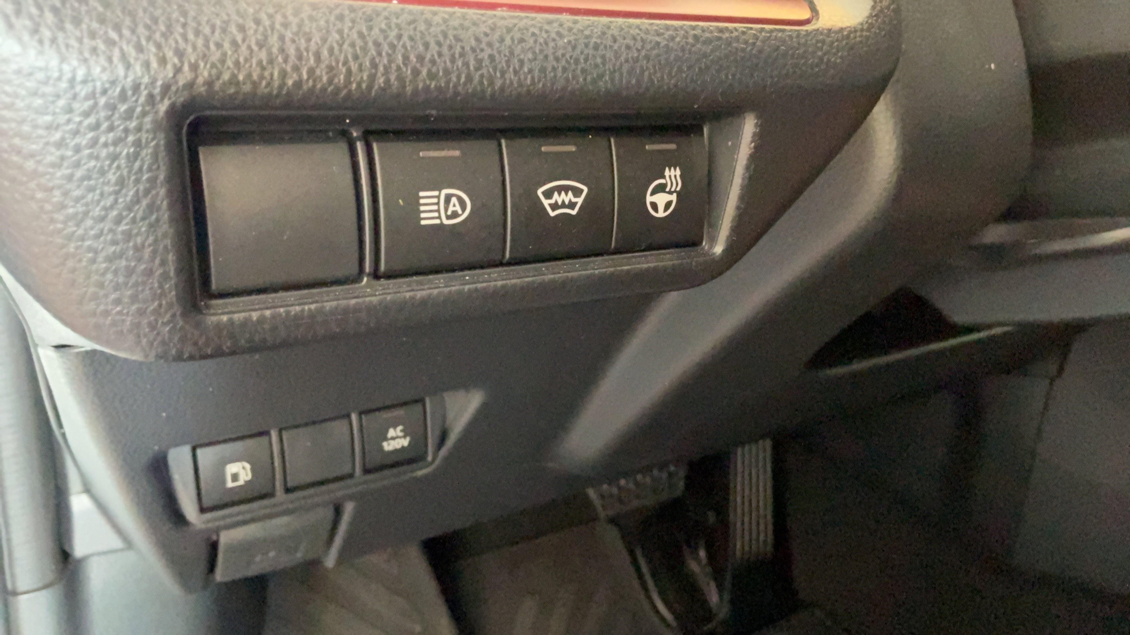 Certified 2026 Toyota Prius Plug-In Hybrid FWD image 19