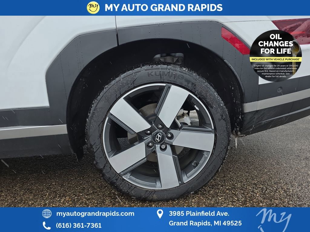 Used 2025 Hyundai Santa Fe Limited image 23