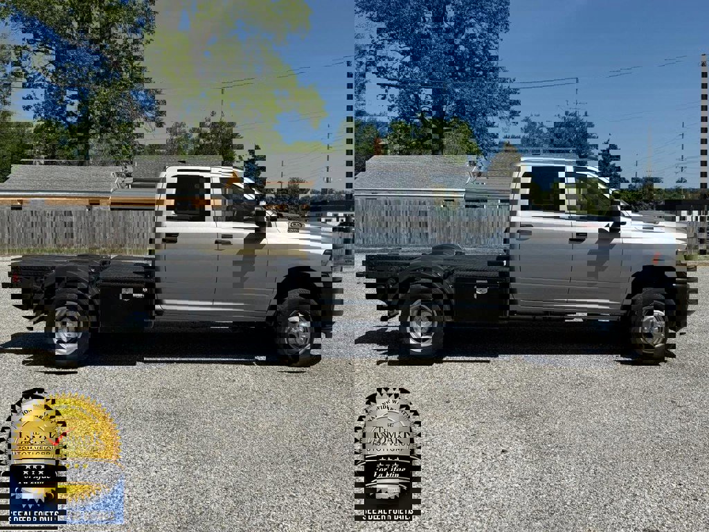 Used 2024 RAM 3500 Tradesman w/ Cold Weather Group RWD image 4