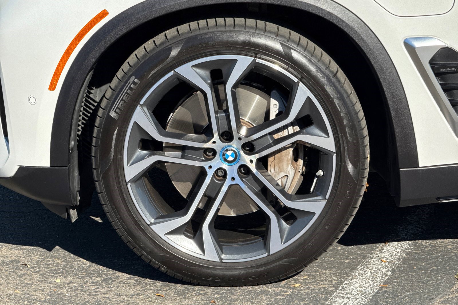 Certified 2024 BMW X5 xDrive50e w/ Parking Assistance Package image 37