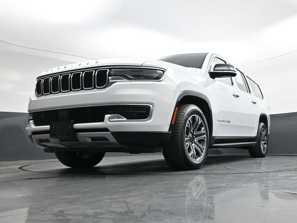 Used 2024 Jeep Wagoneer L Series II w/ Flexible Seating Group image 39