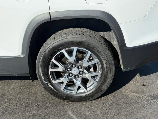 Used 2023 GMC Acadia SLT image 4