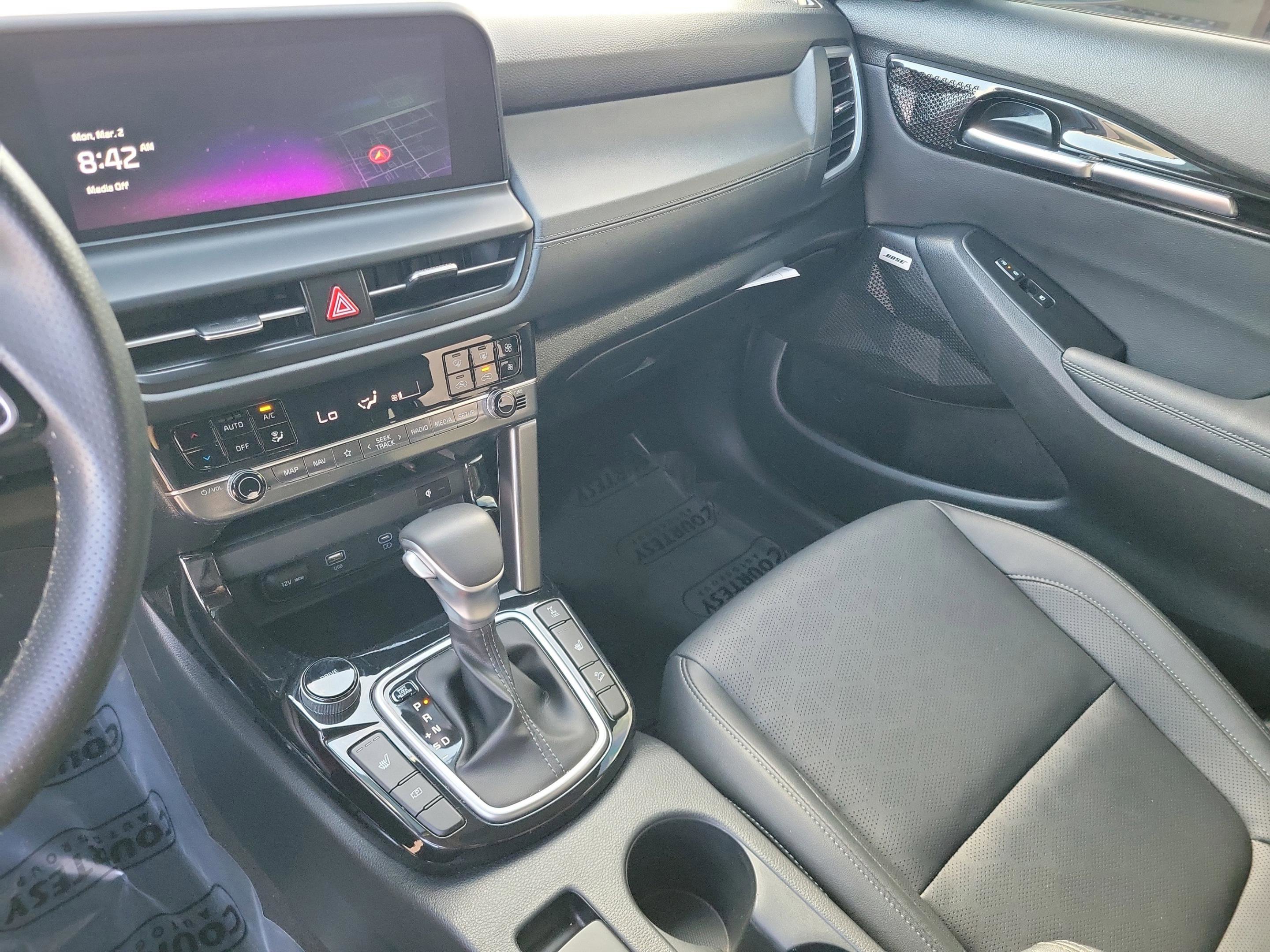 Used 2024 Kia Seltos SX image 30