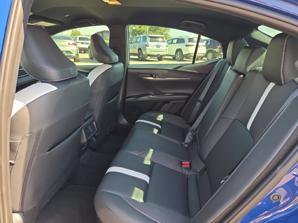 Used 2026 Toyota Camry SE w/ Convenience Package FWD image 13