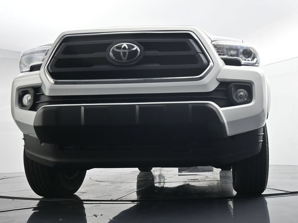 Used 2023 Toyota Tacoma SR5 w/ Technology Package AWD/4WD image 33