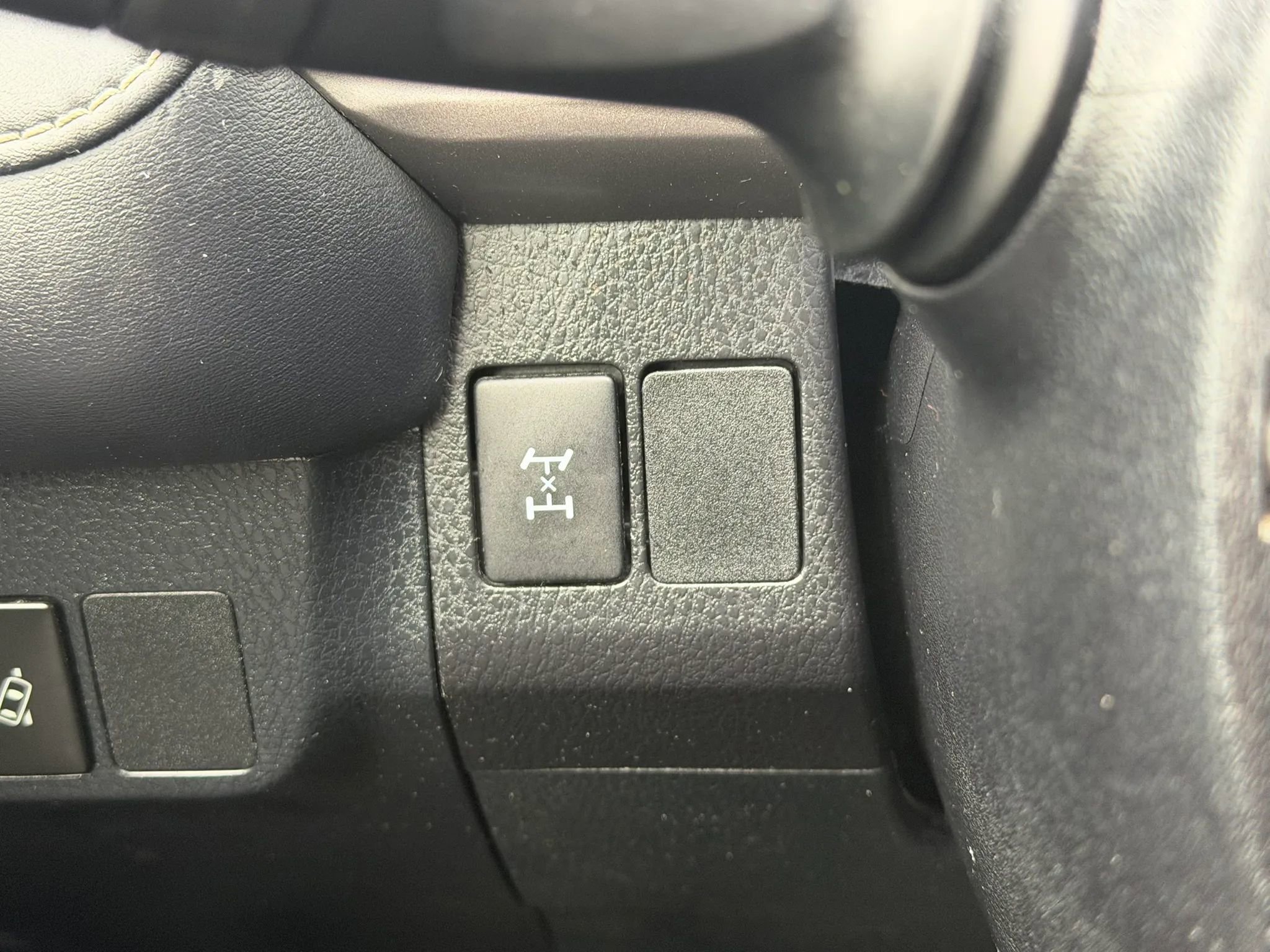 Used 2018 Toyota RAV4 XLE w/ Plus Extra Value Package AWD/4WD image 18