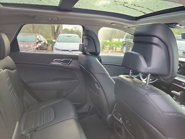 Used 2025 Kia Sportage SX image 33