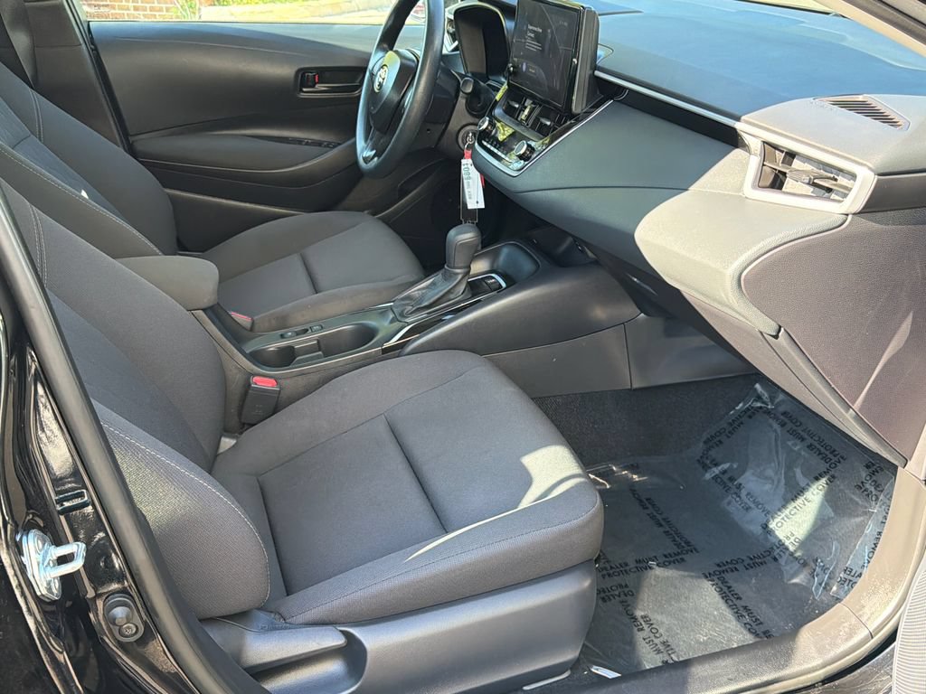 Used 2026 Toyota Corolla LE FWD image 9