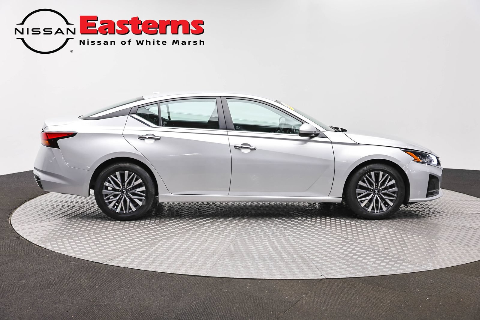 Used 2023 Nissan Altima 2.5 SV FWD image 4