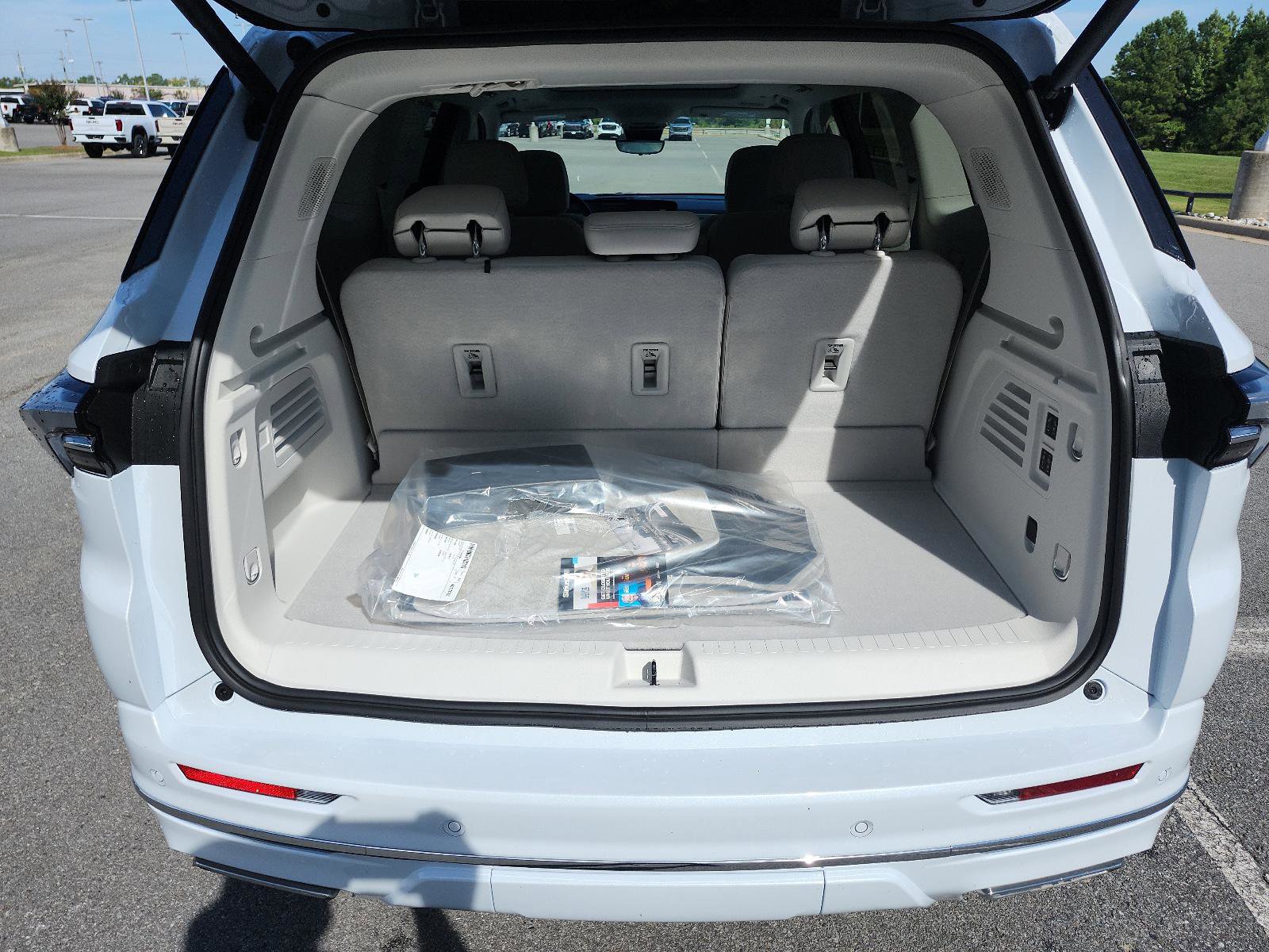 New 2026 Buick Enclave Avenir w/ Super Cruise Package image 8