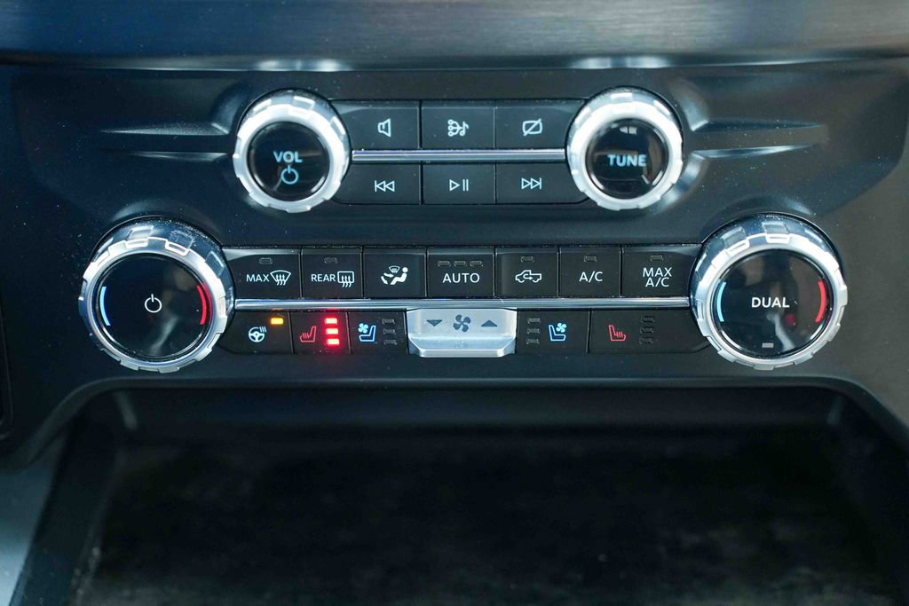 Used 2024 Ford F250 Lariat AWD/4WD image 33