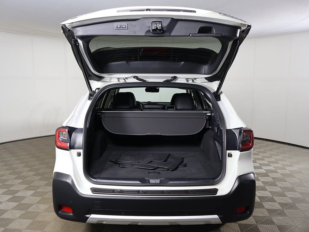 Used 2024 Subaru Outback Touring XT AWD/4WD image 17