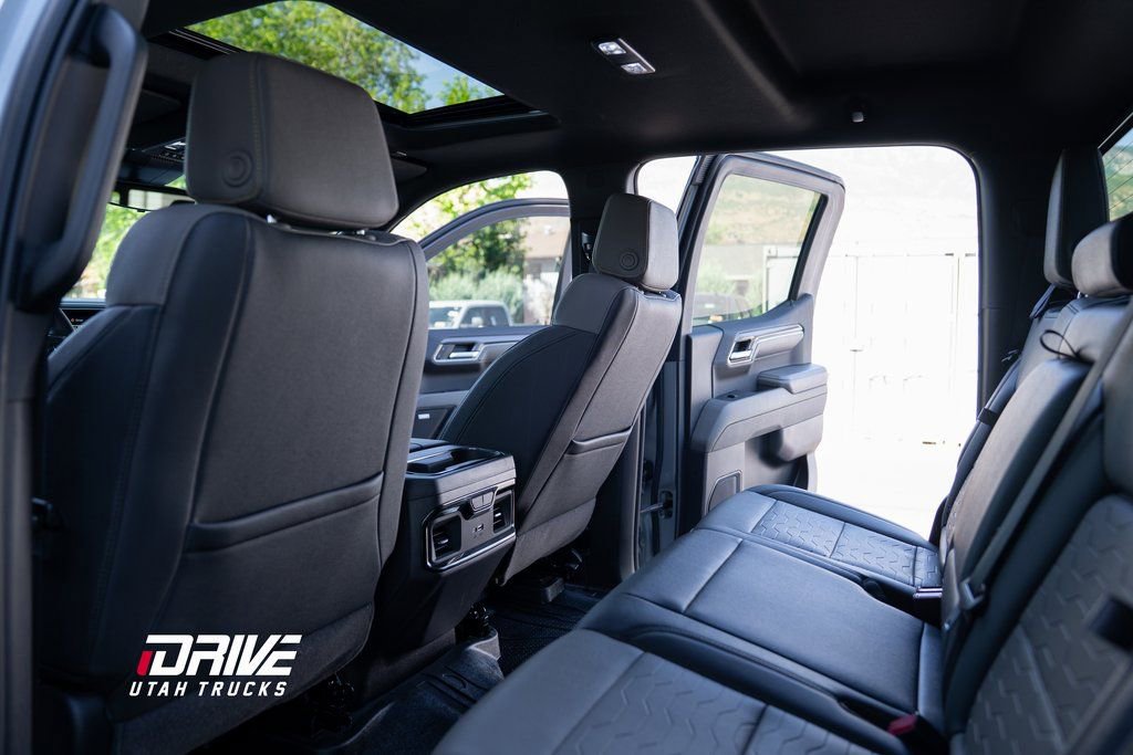 Used 2024 Chevrolet Silverado 1500 ZR2 w/ Technology Package image 29