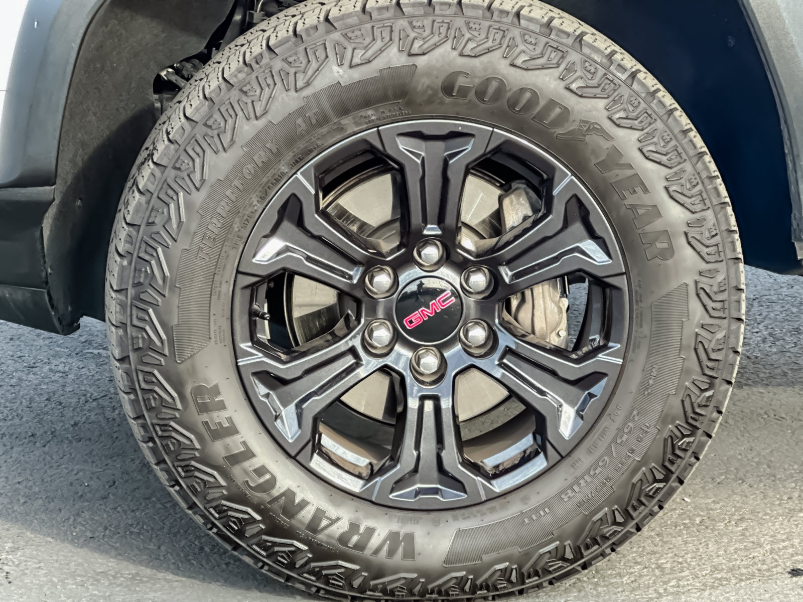 Used 2025 GMC Canyon Elevation AWD/4WD image 28