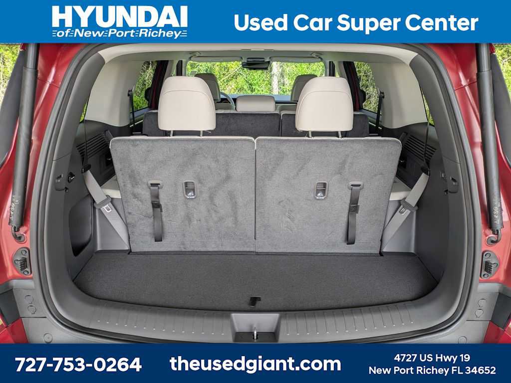 Used 2025 Hyundai Santa Fe SEL FWD image 12