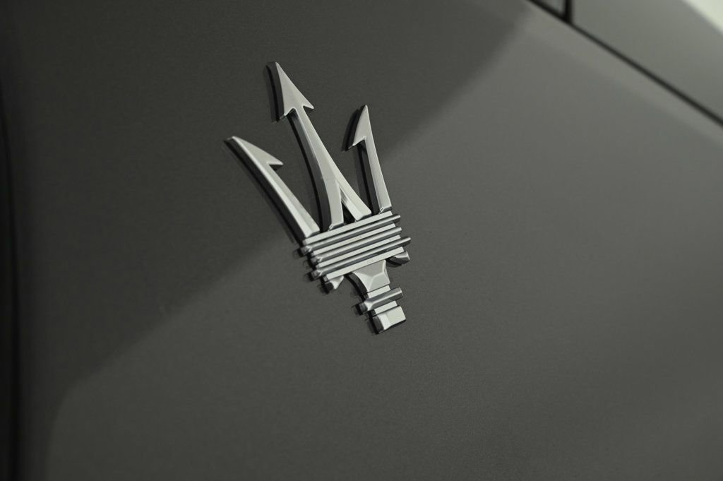Used 2025 Maserati Grecale GT image 23