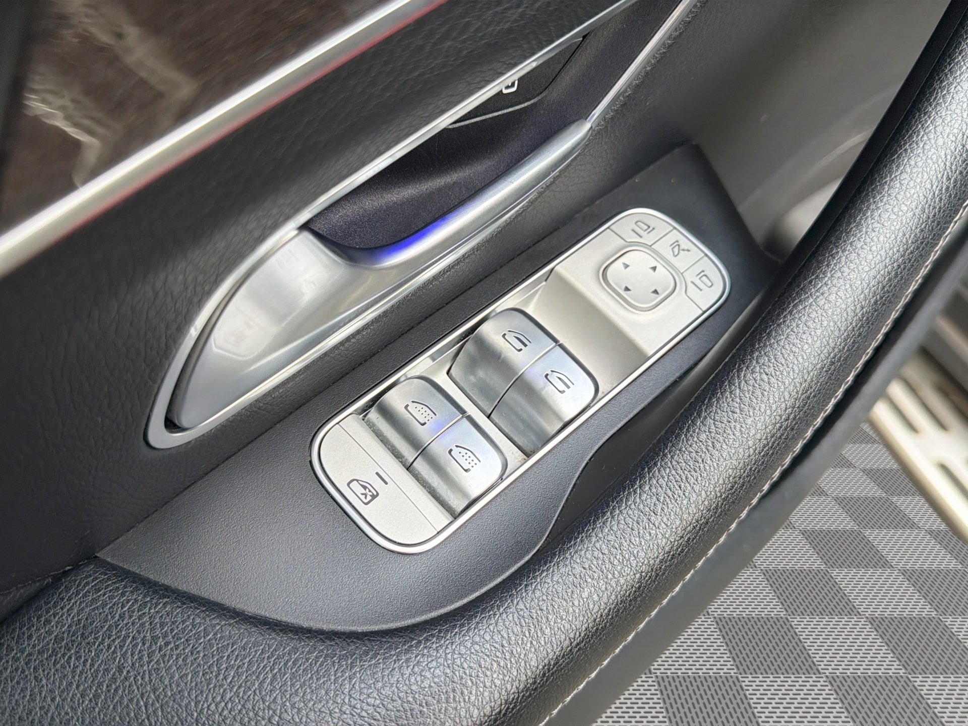 Used 2021 Mercedes-Benz GLS 580 4MATIC image 15