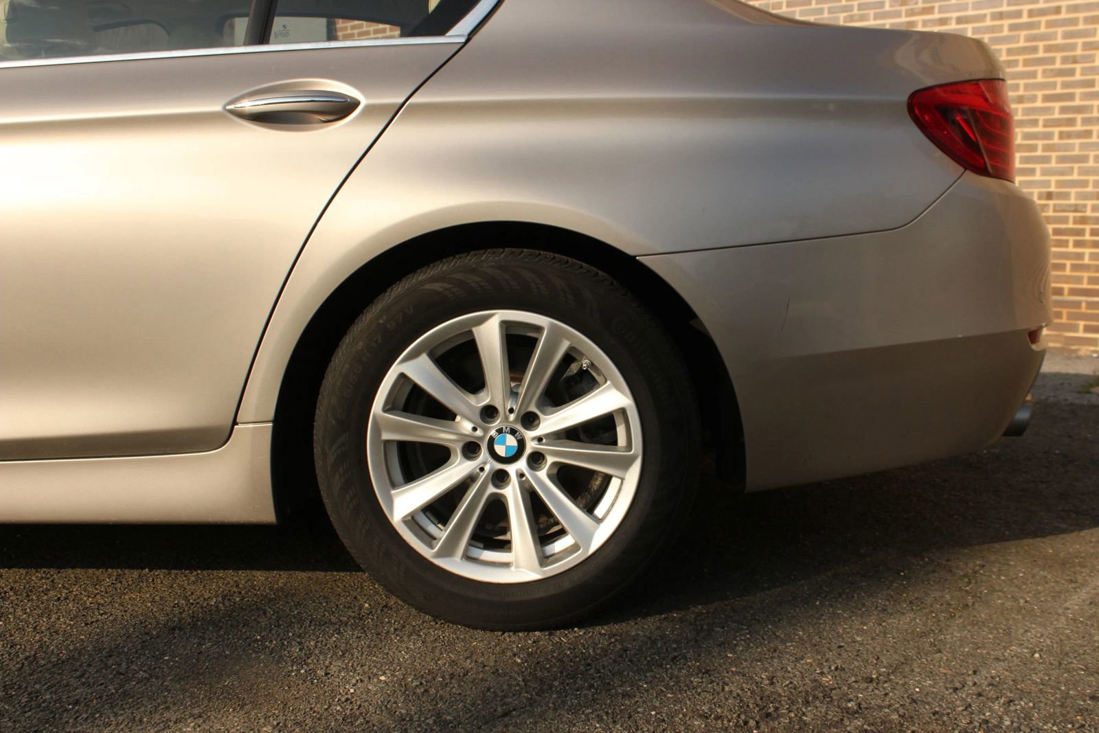 Used 2015 BMW 528i Sedan RWD image 4