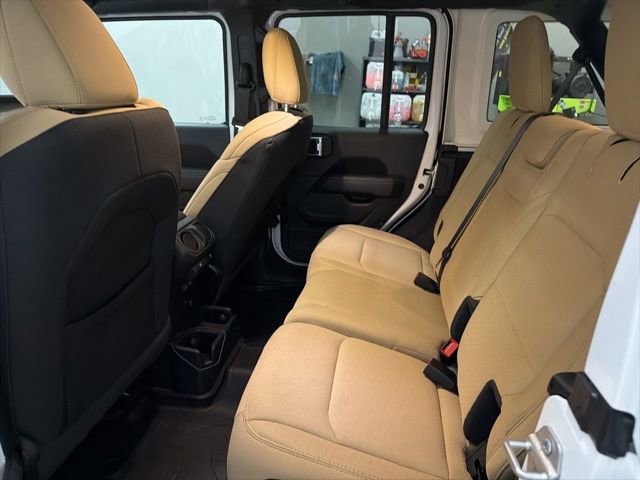 Used 2022 Jeep Wrangler Unlimited Sahara w/ Cold Weather Group image 19