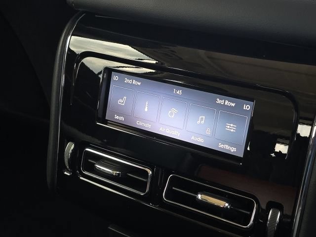 Used 2023 Lincoln Aviator Reserve w/ Equipment Group 201A AWD/4WD image 18