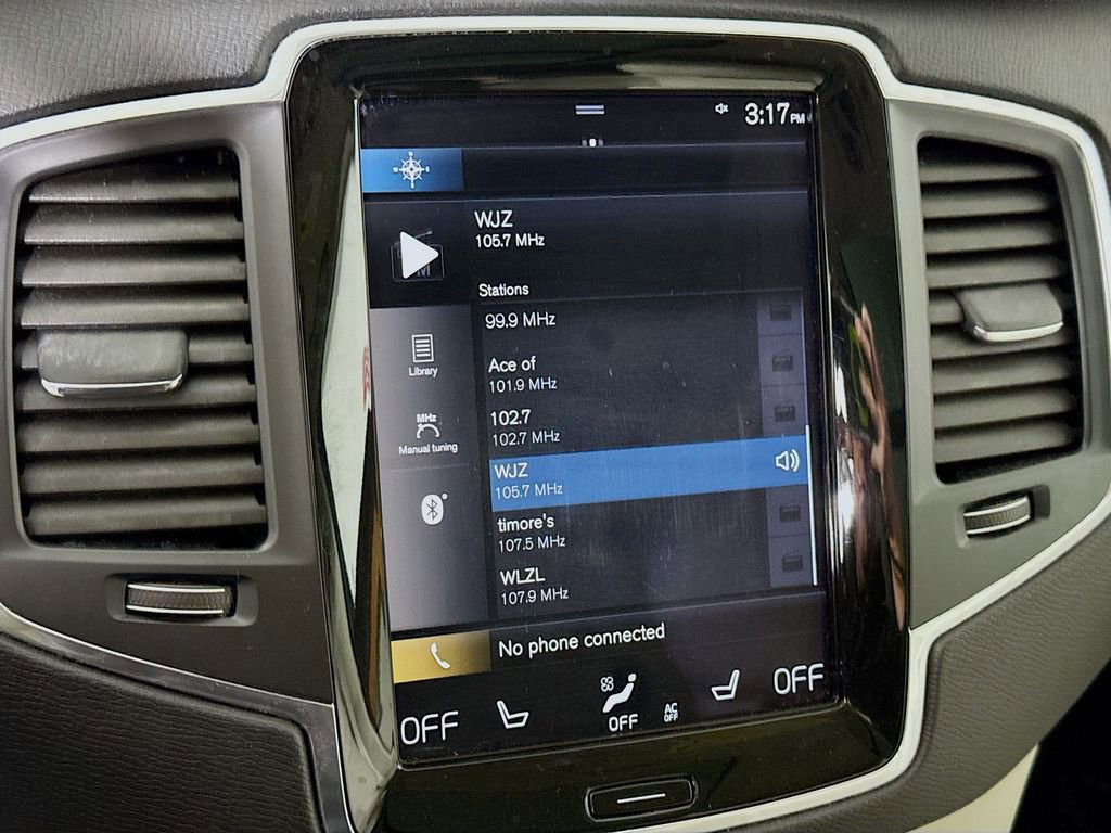 Used 2022 Volvo XC90 T6 Momentum w/ Climate Package image 7