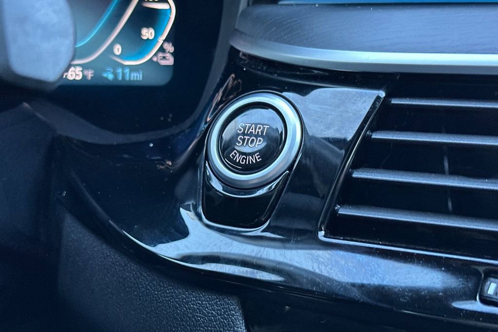 Used 2023 BMW 530e w/ Convenience Package image 24