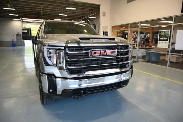 New 2026 GMC Sierra 2500 SLT w/ SLT Premium Package AWD/4WD image 3
