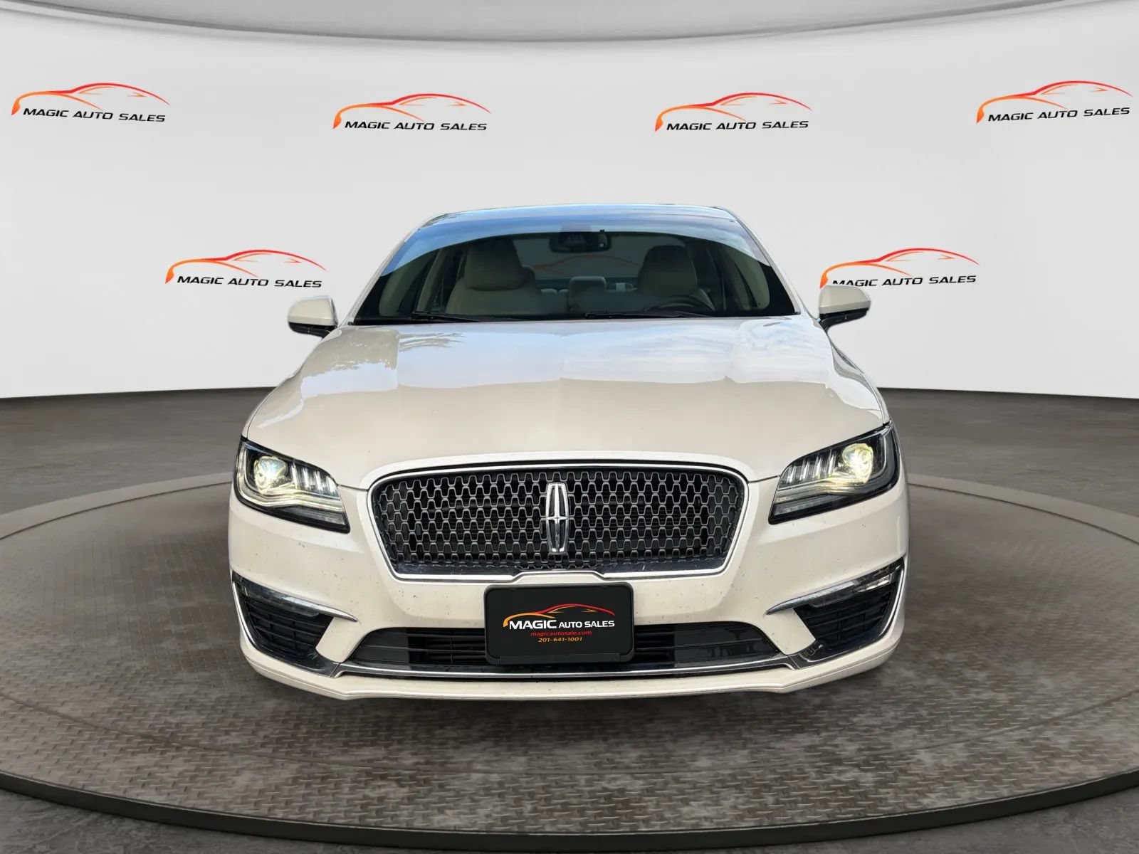 Used 2018 Lincoln MKZ Reserve w/ Magnetic Appearance Package AWD/4WD image 3