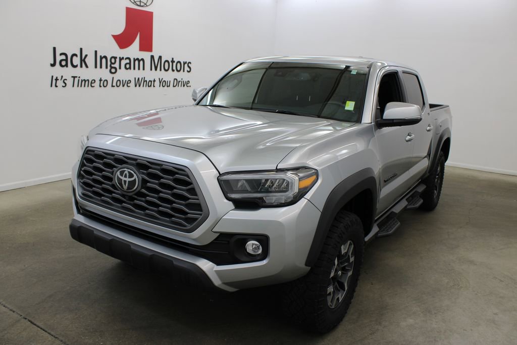 Used 2023 Toyota Tacoma TRD Off-Road w/ TRD Premium Off Road Package AWD/4WD image 2