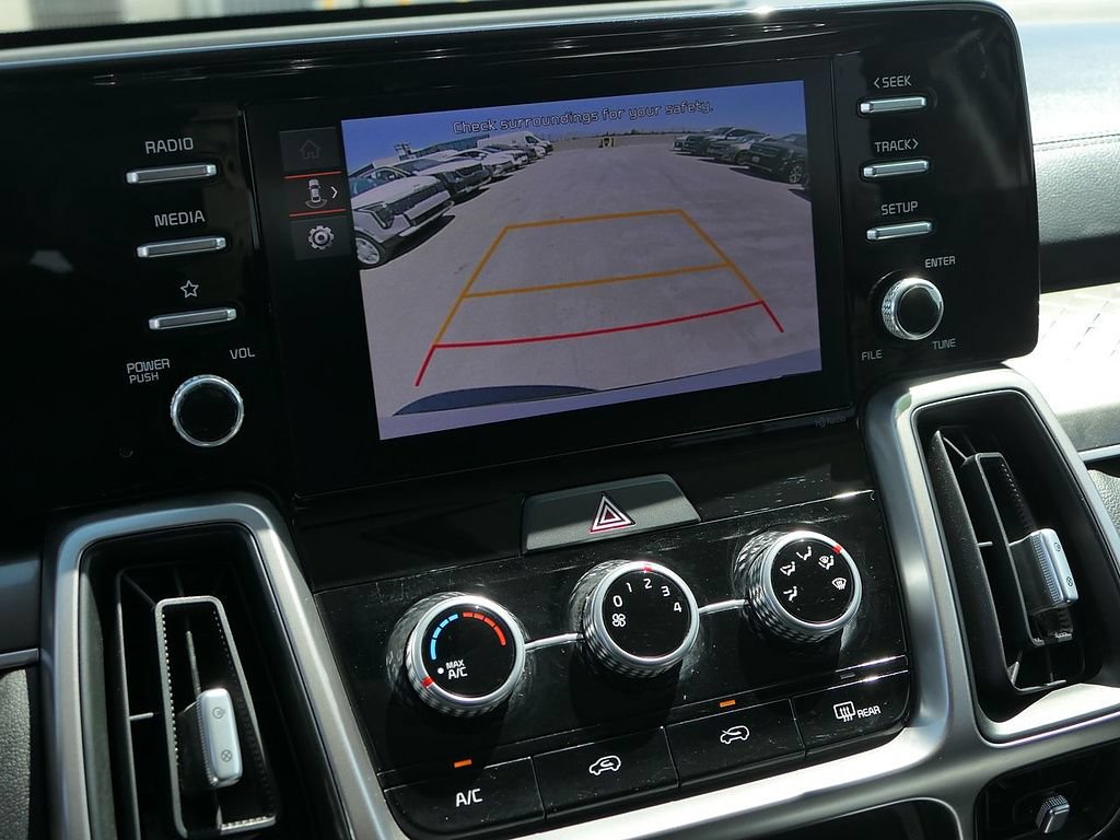 Used 2023 Kia Sorento LX FWD image 19