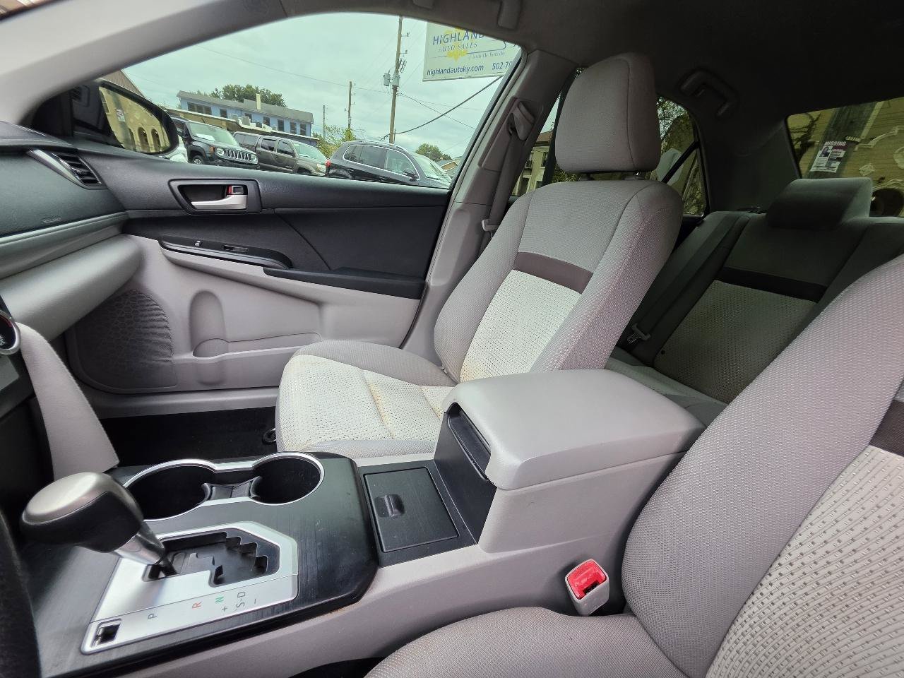 Used 2012 Toyota Camry LE FWD image 22