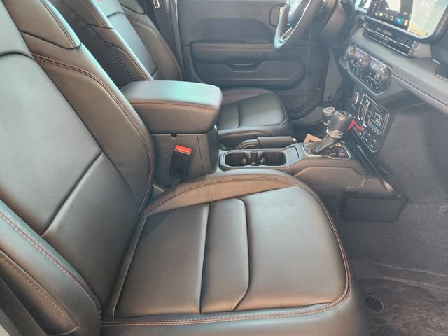 Used 2024 Jeep Gladiator Rubicon AWD/4WD image 19