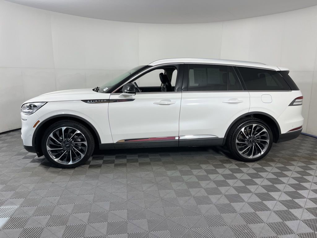 Used 2022 Lincoln Aviator Reserve w/ Equipment Group 201A image 2
