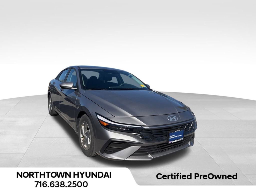 Used 2025 Hyundai Elantra SE