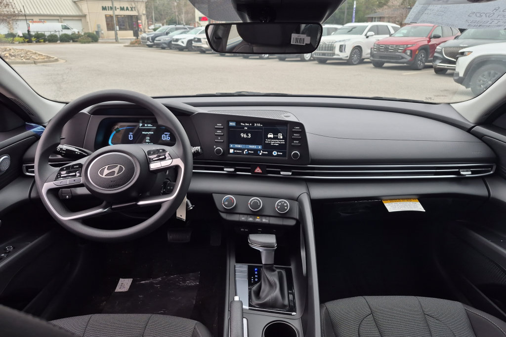 New 2026 Hyundai Elantra SE FWD image 19