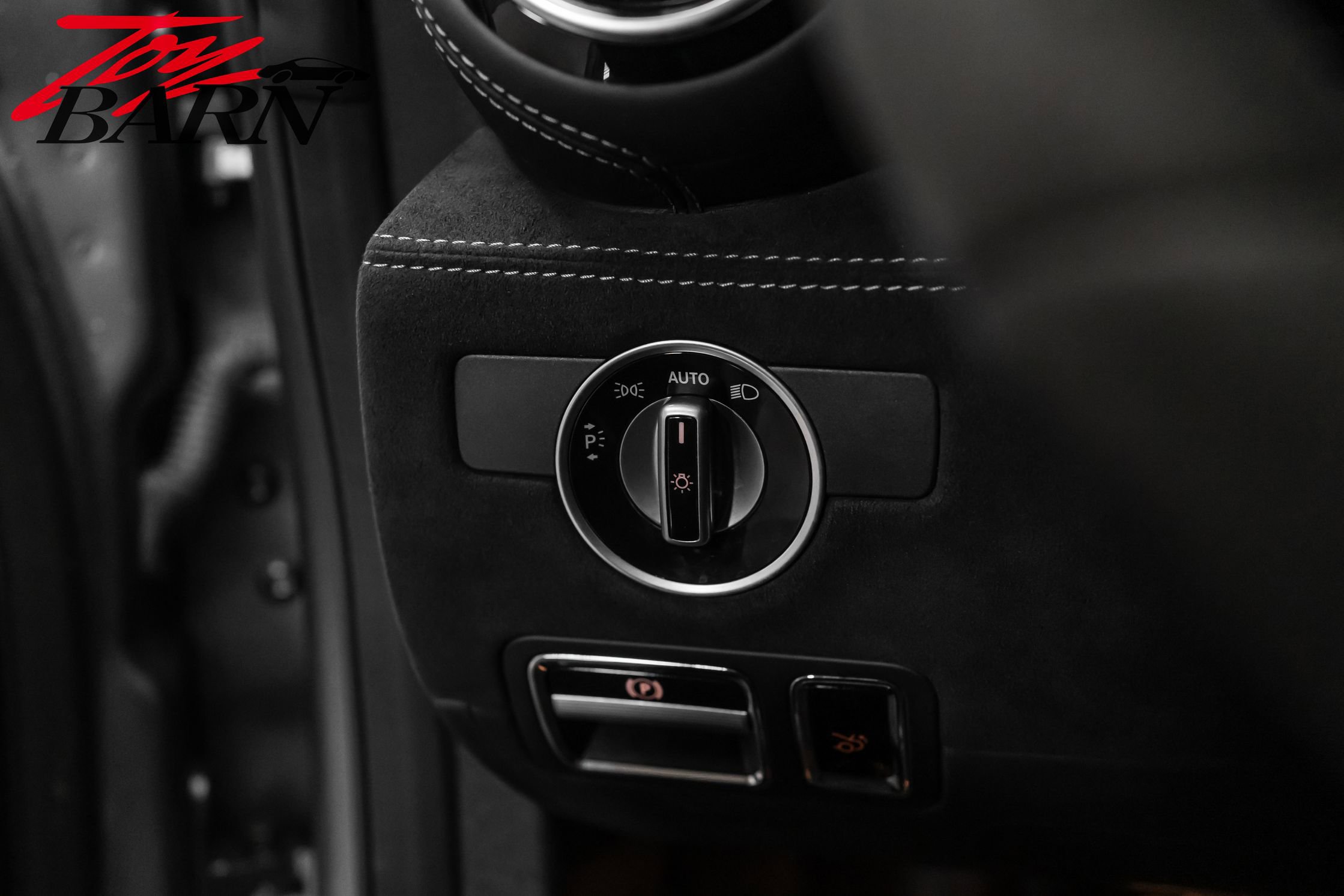 Used 2018 Mercedes-Benz AMG GT R image 30