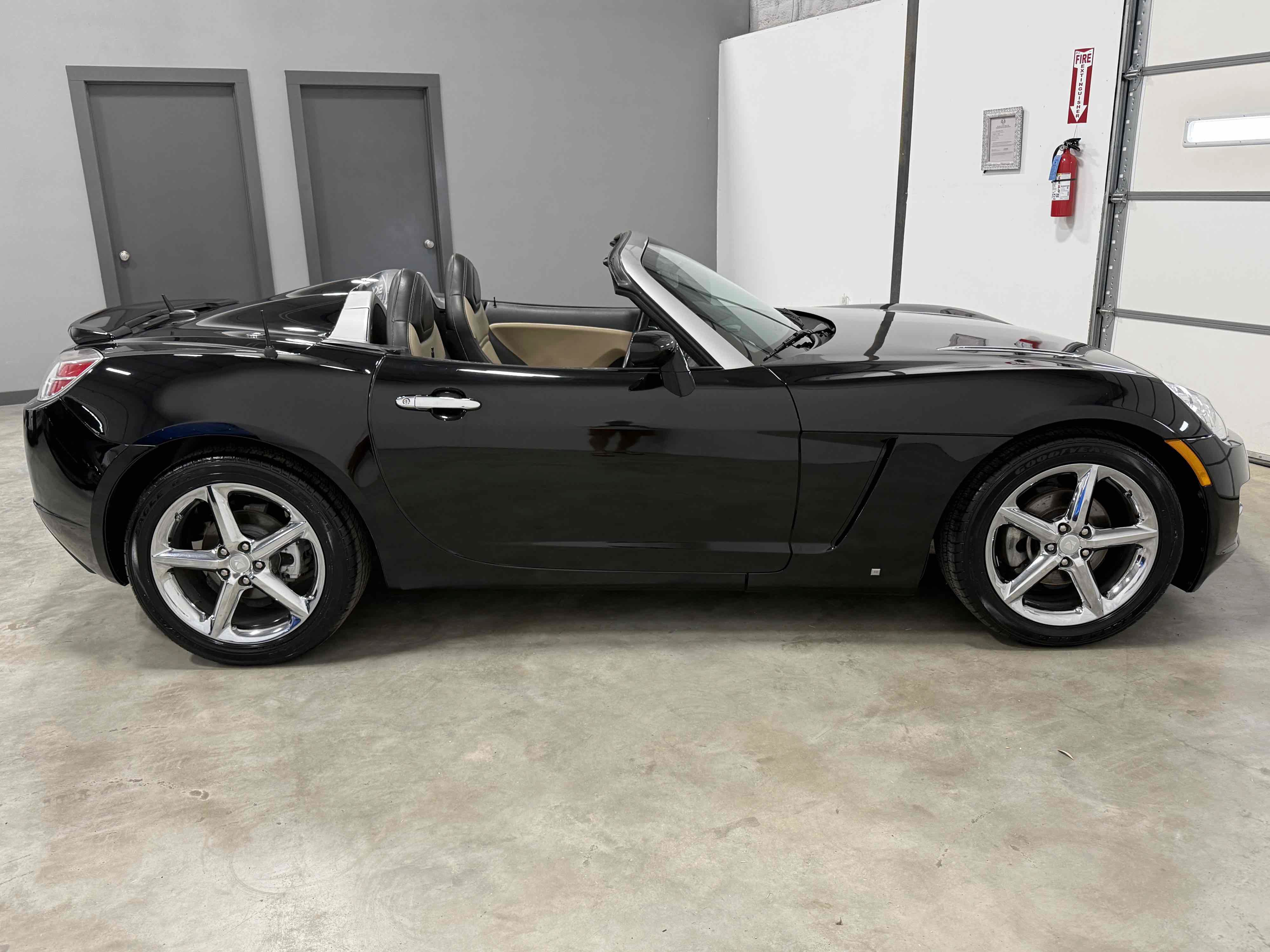 Used 2009 Saturn Sky w/ Premium Trim Package RWD image 49