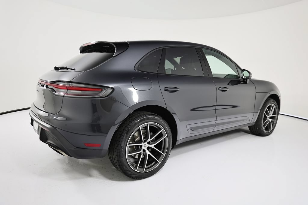 Certified 2026 Porsche Macan AWD/4WD image 7