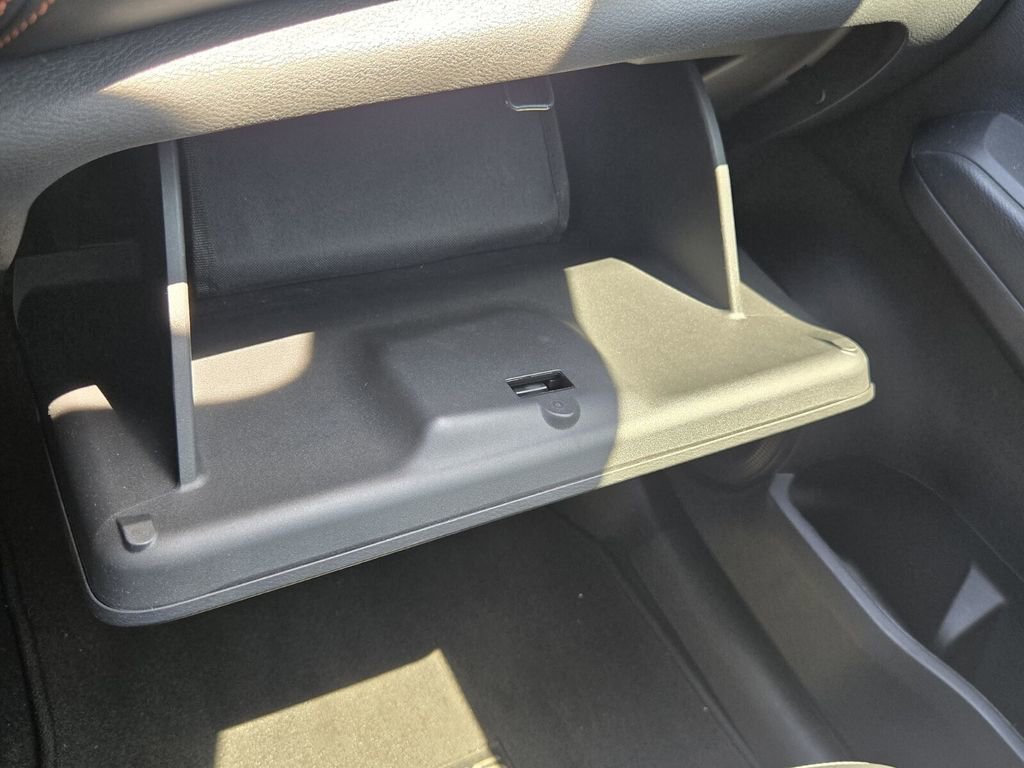 Used 2023 Nissan Kicks SR w/ SR Premium Package FWD image 23