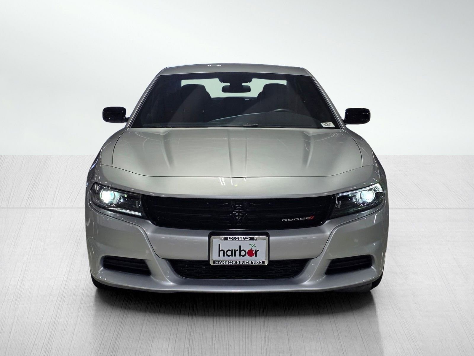 Used 2023 Dodge Charger SXT image 2
